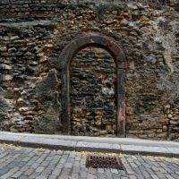 Mainzer Tür aus Stein