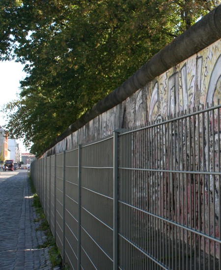 Hinter Gitter: Die Berliner Mauer 2009