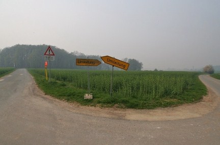 Die doppelte Umleitung oder der Schilderwald im Osnabrücker Land