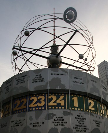 Welt-Zeit-Uhr in Berlin